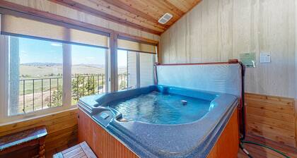The Mountainside - Unit B47 with a private indoor hot tub, views, & pool