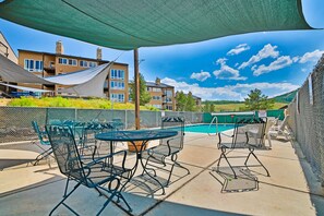 تناول الطعام بالخارج