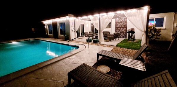 Outdoor pool, a heated pool
