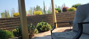 Quiet, forest view condo at Mabel Lake - Dog friendly!