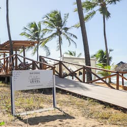 Na praia, serviço de traslado de/para a praia grátis, bar na praia