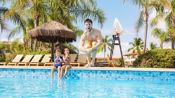 3 piscinas al aire libre