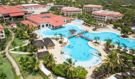 Exterior. The Signature Level at Grand Palladium Imbassaí Resort & Spa