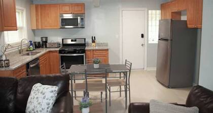 Newly Renovated Charming Family-Friendly Retreat in Harper Woods: