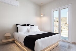 Junior Suite | Egyptian cotton sheets, premium bedding, pillow-top beds - Kythea Suites Kythnos (Kithnos)