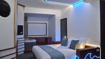 Habitación Grand, para no fumadores, hidromasaje | 1 habitación y artículos del minibar gratis