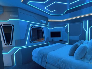Design Room, Non Smoking, Hot Tub | 1 bedroom, free minibar items, in-room safe, individually decorated