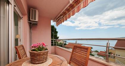 Apartment Tramontana with sea view