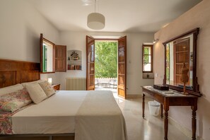 6 makuuhuonetta, silitysrauta/-lauta, vauvan matkasänky, ilmainen Wi-Fi