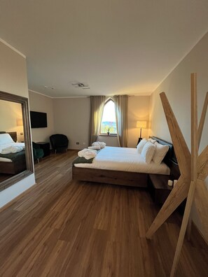 Executive Suite | 1 bedroom, minibar, desk, free WiFi - Castello di Pandora (Nepi)