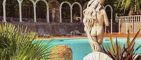 Seasonal outdoor pool