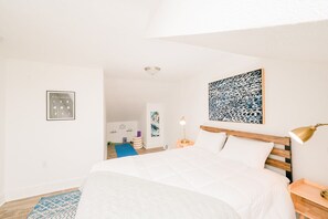 3 bedrooms, desk, iron/ironing board, free WiFi - Quiet Street/Minutes to Stadiums (Pittsburgh)