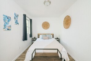 3 slaapkamers, een bureau, een strijkplank/strijkijzer, gratis wifi