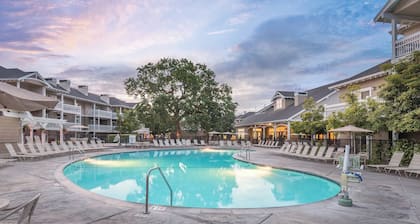 Gorgeous Resort in California Wine Country, Windsor!