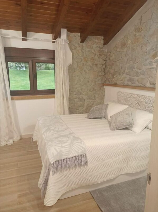 2 soverom, wi-fi (inkludert) og sengetøy