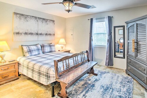 Cozy retreat not far from Mt.  Magazine or Blue Mountain! 
