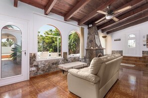 Interior - Home2Book Quiet Villa with Private Pool (Triquivijate)