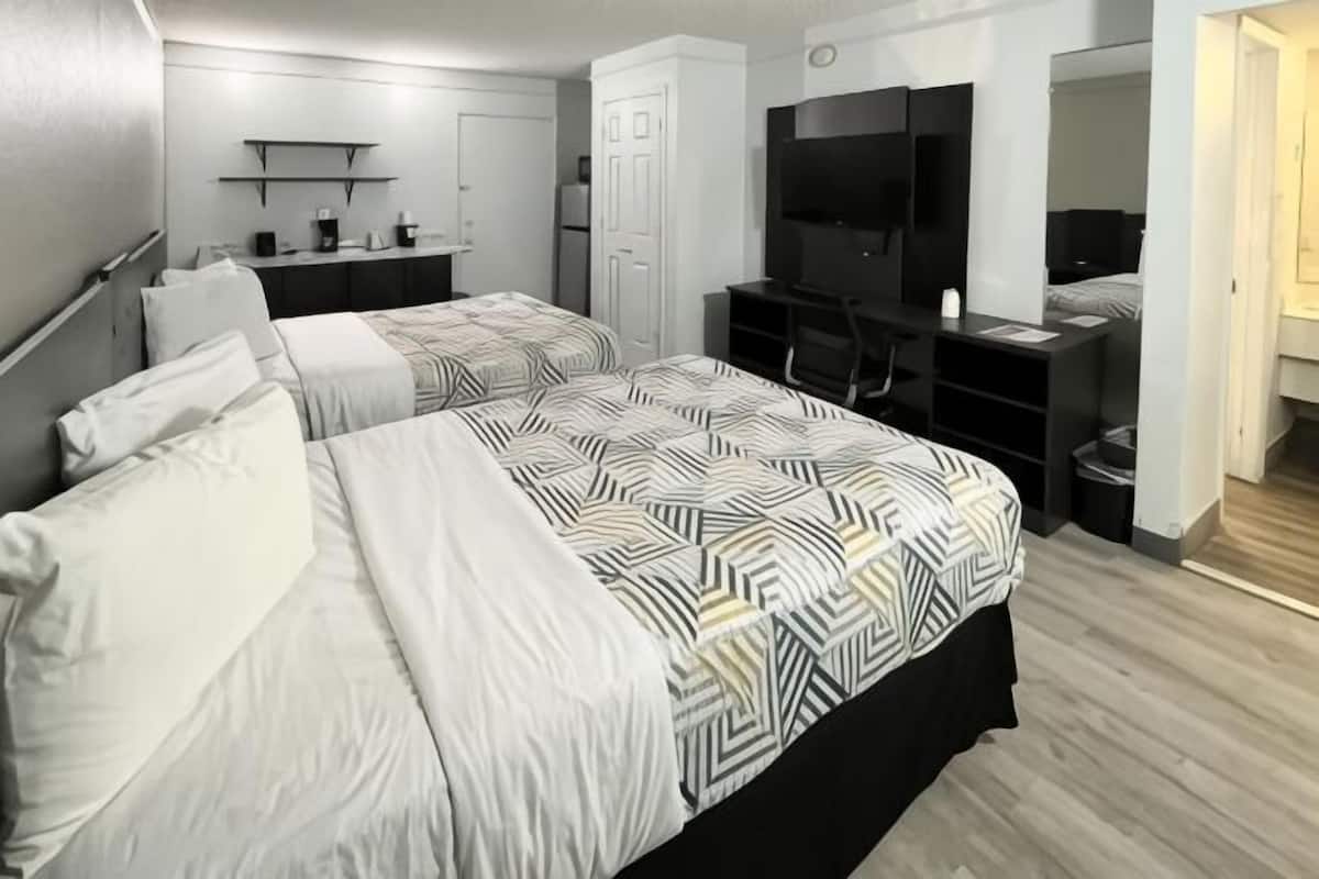 Blackout curtains, free WiFi, bed sheets