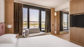 1 bedroom, premium bedding, minibar, in-room safe