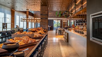 Petit déjeuner buffet (34 EUR par personne)