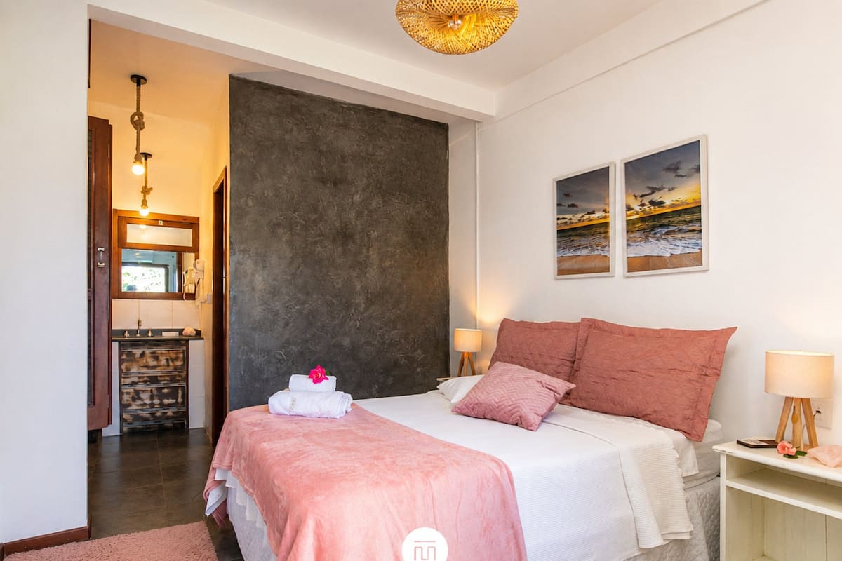 S1 - Suíte Conceição - Bollte Praia Boutique Pousada - Campeche | 이집트산 면 시트, 고급 침구, 미니바, 각각 다른 스타일의 인테리어