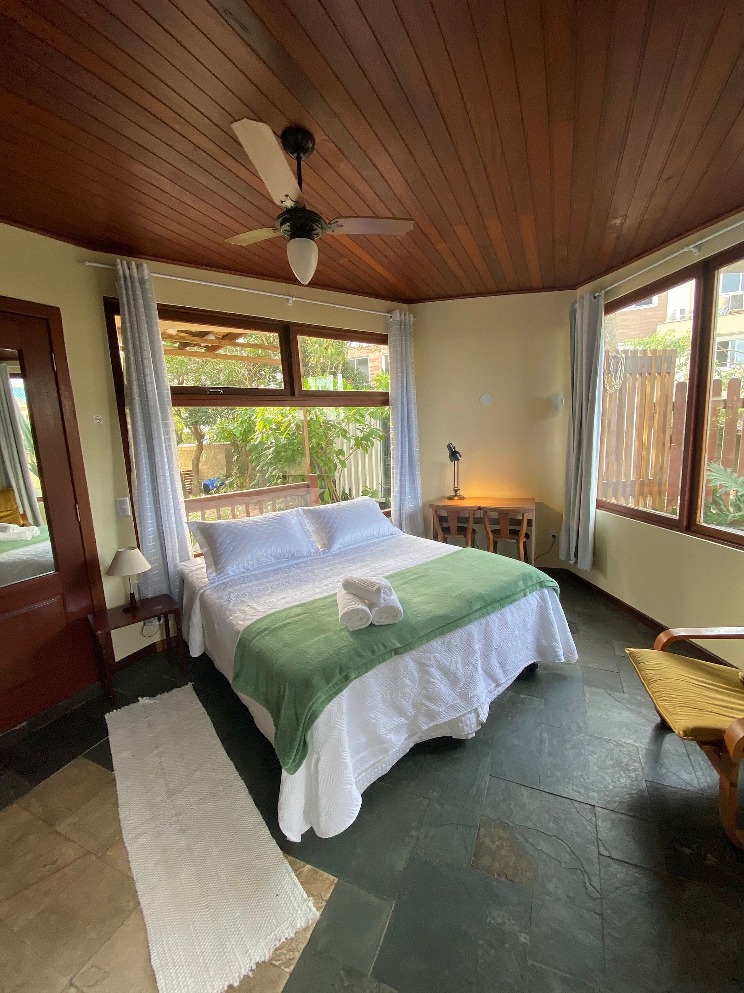 Egyptian cotton sheets, premium bedding, minibar, individually decorated