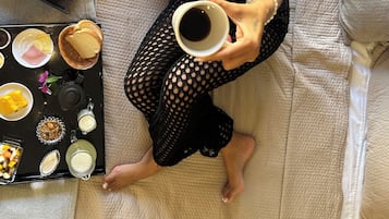 Café da manhã com buffet grátis todos os dias