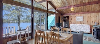 Cottage on Shortts Lake