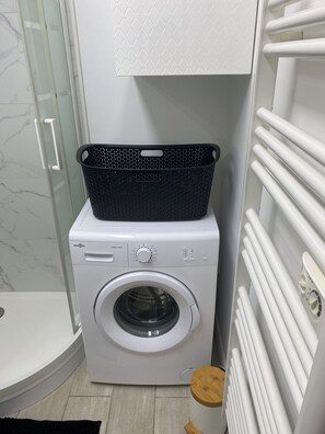 Interior - Le Jungle, Appartement Proche Commerces (GISORS)