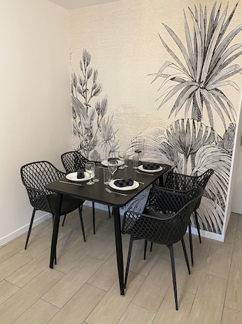 Dining. Le Jungle, Appartement Proche Commerces
