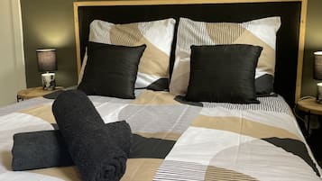 1 chambre, fer et planche à repasser, lit parapluie, Wi-Fi