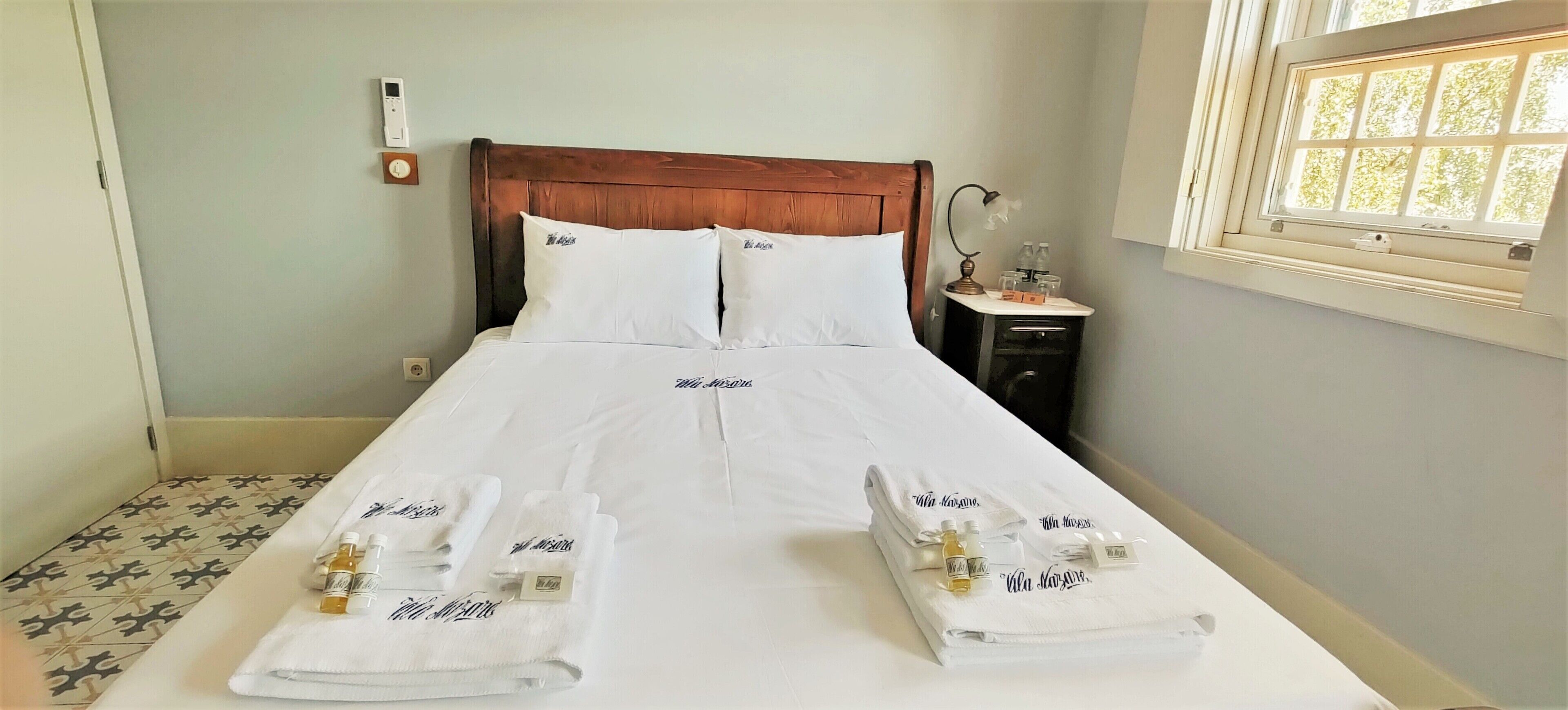 Basic Double Room, 1 Bedroom, Non Smoking, Mountain View | Free WiFi