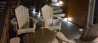 Red Beard's Retreat Suite 2: Cozy 1QBR 1Bath, Queen sleeper sofa