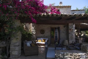 Villa, fumatori | 6 camere