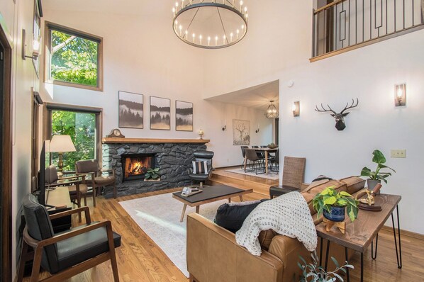 Una Smart TV, una pantalla de ordenador