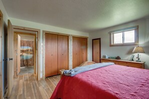 1 habitación, tabla de planchar con plancha, cuna de viaje y wifi 