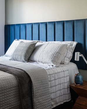 Apartment | Desk, free WiFi, bed sheets