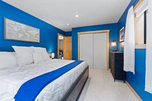 2 bedrooms, iron/ironing board, travel cot, WiFi