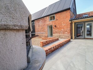 Cottage | Terrace/patio - Church Farm Barn (Saxmundham)