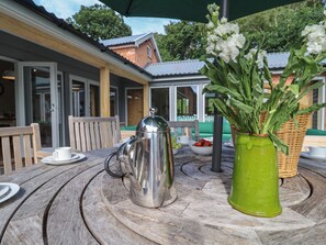 Cottage | Terrace/patio - Church Farm Barn (Saxmundham)