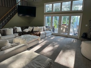 Smart TV, fireplace, video games, DVD player