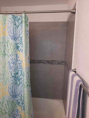 Hårtørrer, håndklæder, Sæbe, Shampoo