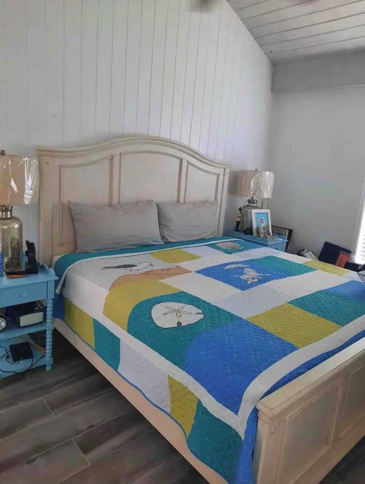 Fer et planche à repasser, Wi-Fi gratuit, draps fournis