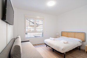 1 habitación, tabla de planchar con plancha, wifi gratis y ropa de cama 