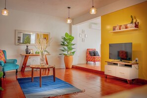 Deluxe Apartment | Living area