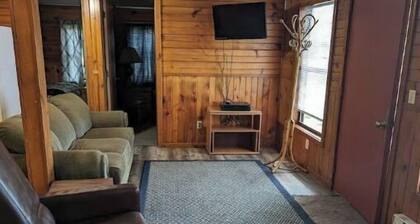 Lakeshore Cabin @ Winjums