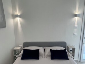 3 bedrooms, in-room safe, desk, iron/ironing board