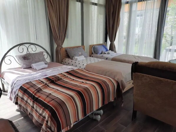 1 habitación y ropa de cama