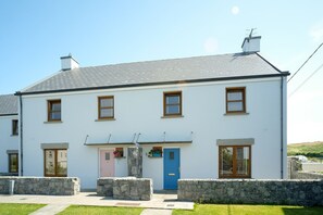 Front of property - Hotel Doolin Houses (Doolin)