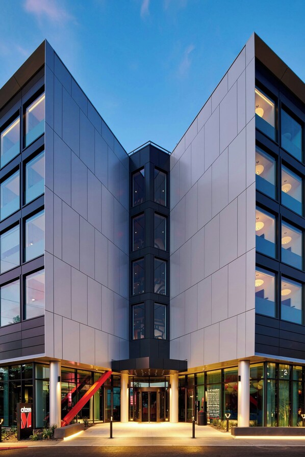 الإطلالة من المنشأة